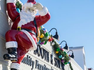 Small Town Holiday Magic in Virginia's River Realm